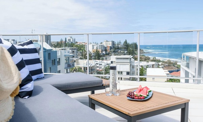 Kings Beach Apartment | Hamptons Style Penthouse at Kings Beach