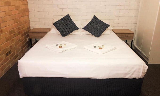 Mayfield Hotel | Hanbury Lodge