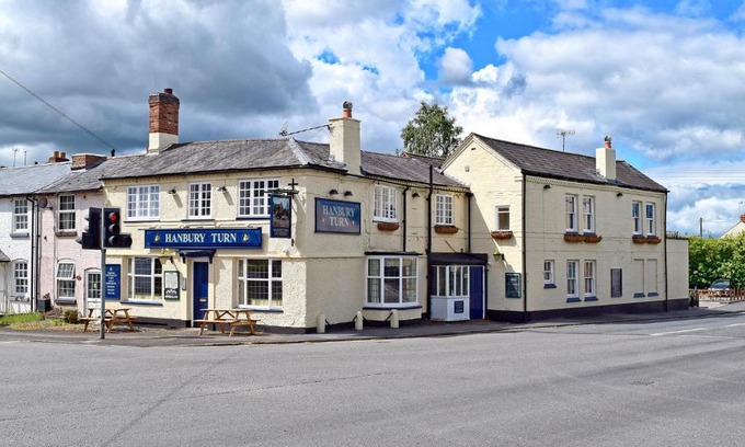 Bromsgrove Hotel | Hanbury Turn