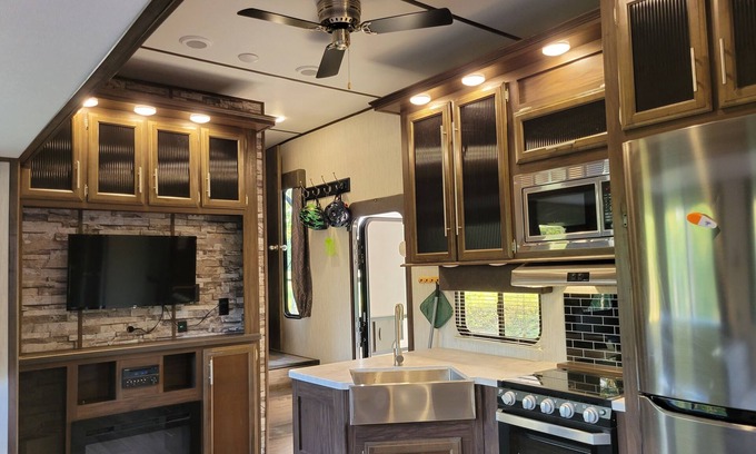 French Creek House | Happy Camper