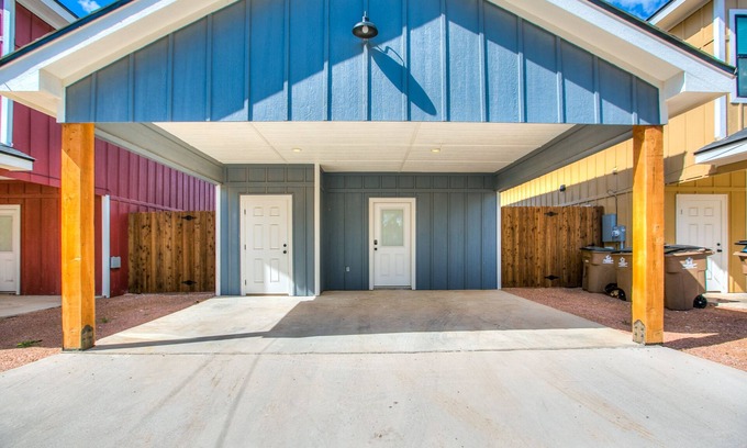 San Angelo House | Happy Holiday Inn - 3BR 2.5BA