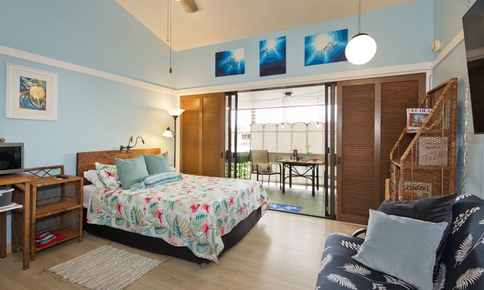 Hilo Condo | Happy Honu Oasis, Surf shack with pool and A/C
