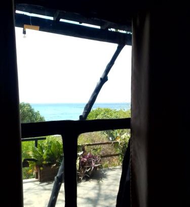 Tangalle Bed & Breakfast | Happybeach Sea view Cabin