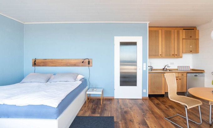 Schilksee Apartment | Harbor & beach