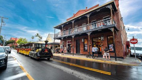 Historic Seaport Apartment | Harbor Luxe Celebration Suites