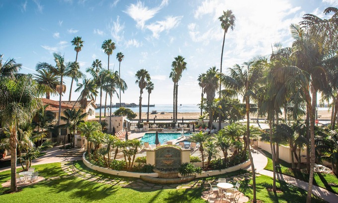 Santa Barbara Beach Hotel | Harbor View Inn