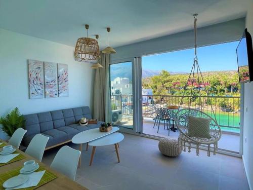 Sissi House | Harbour lights by Smaris Collection