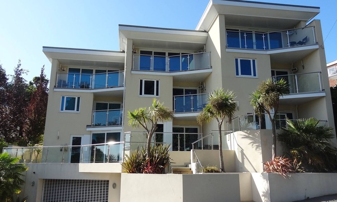 Poole House | Harbour View contemporary townhouse with spectacular sea views