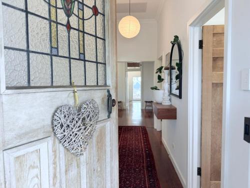 South Fremantle House | Harveys Beach House Close To South Beach