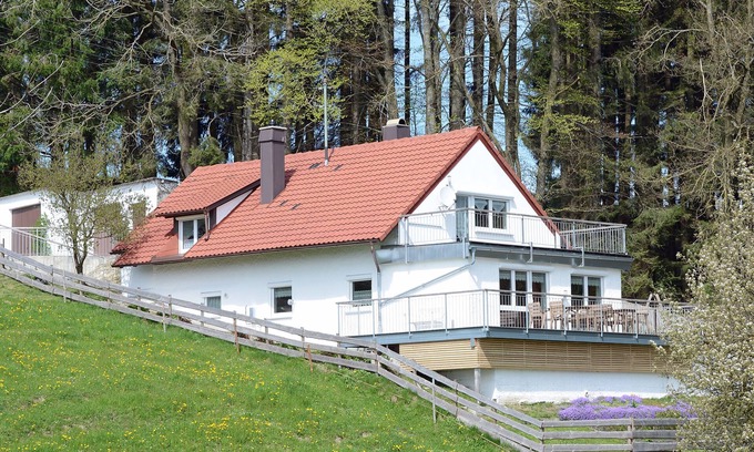 Unterallgau House | Haus Allgäublick - at the edge of the forest - only bookable weekly in July and August