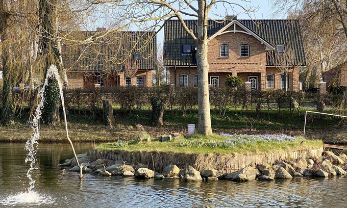 Fehmarn House | Haus am Dorfteich A 1/4 with e-charging option - child-friendly/enclosed