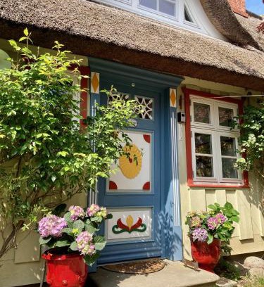 Ostseebad Prerow House | Haus am Hafen - Luxus unter Reet, Garten mit Terrasse