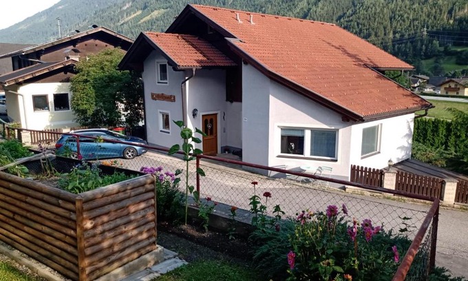 Flattach Apartment | Haus Edelweiss Mölltal