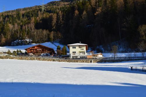 Arzl im Piztal Apartment | Haus Raich