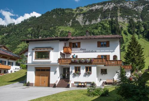 Lech am Arlberg Bed & Breakfast | Haus Schrofenstein