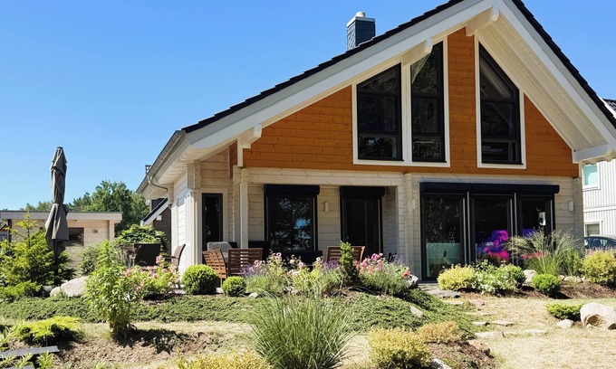 Rheinsberg House | Haus Seeblick, directly on the shore of the Gr. Lake Zechlin