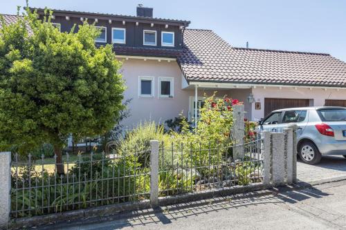 Gaienhofen Apartment | Haus Unterseeblick - Rosengarten
