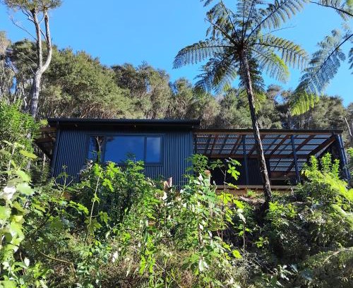 Endeavour Inlet Apartment | Haven Cabin - No road access - just a boat ride away