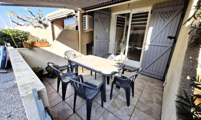 Port Leucate Villa | Hawaii Residence 1 - VILLA T1 MEZZ 4 sleeping accommodations PORT LEUCATE. Ref: 7H1 444