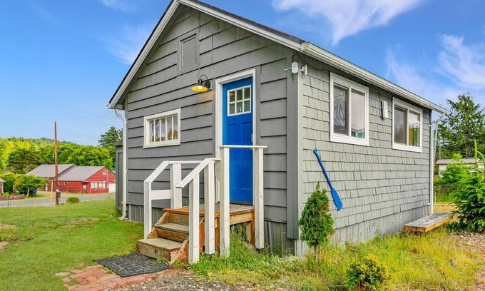 Grayland Cottage | Hawaiian Themed Cottage | Ocean Views