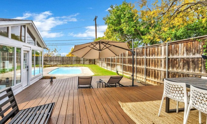 Northwest Dallas House | Hawaiian vibes w/Pool, Gaming Console and Firepit
