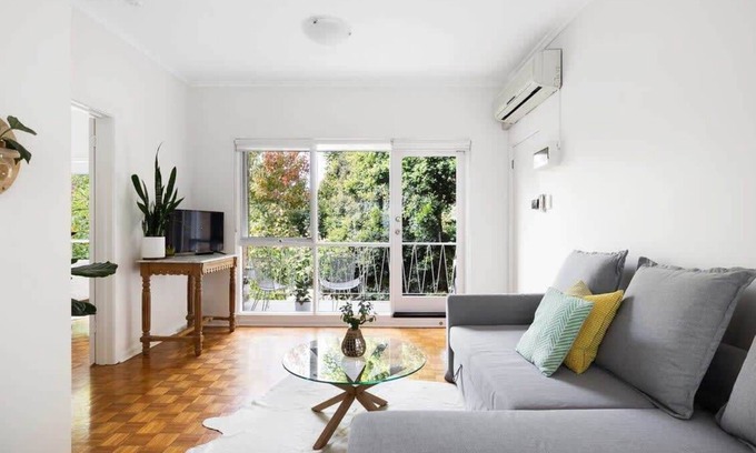 Hawthorn Apartment | Hawthorn's Tranquil Haven Free WiFi