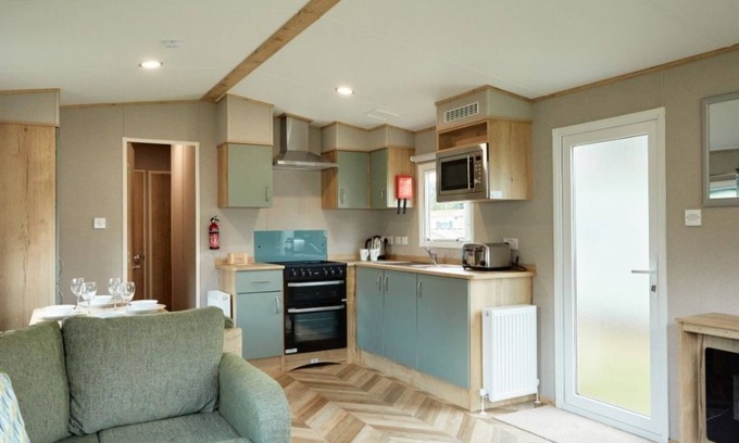 Hayling Island House | HayIing Island Holiday Park Silver 3 Bed Caravan V015