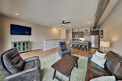 Asheville Apartment | Haywood Chic Retreat Unit 215