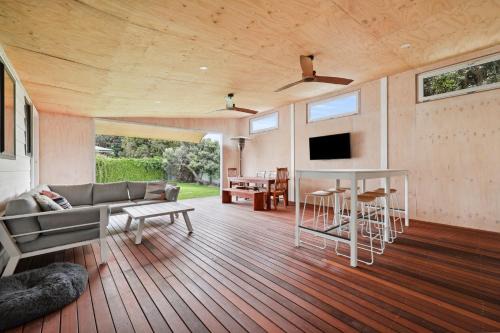 Goolwa Beach House | Hazel House, 2 Hazel St, Goolwa Beach