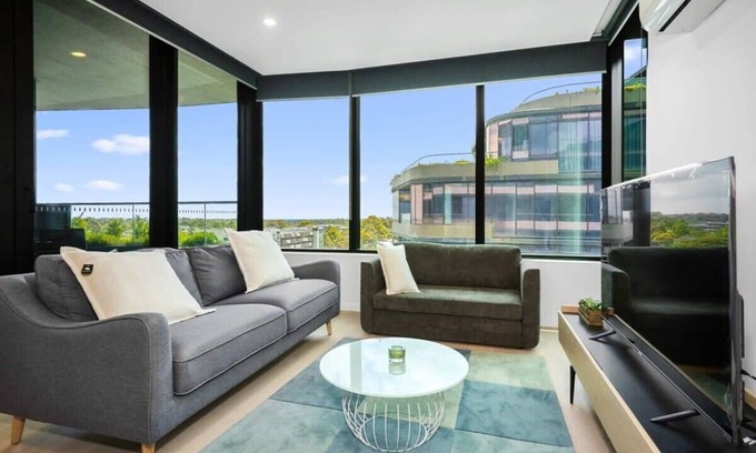Glen Waverley Apartment | Heart of Glen Waverley - Pool + Gym + Parking
