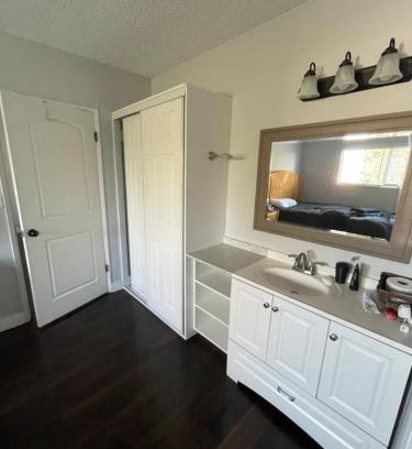 Hollywood Apartment | Heart of Hollywood 1 bedroom apt