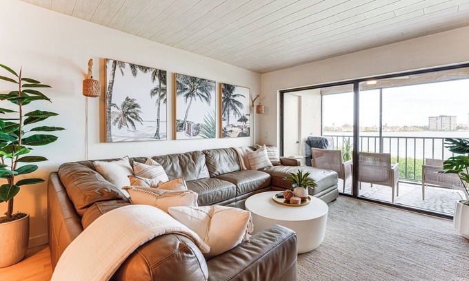 Palma del Mar Condo | Heated Pool Access: Bayfront Isla Del Sol Condo