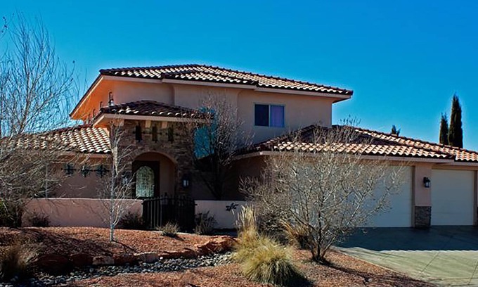 Page House | Heated Pool AmazingViews 4 Bed 3 Bath Great Location Horseshoe Bend