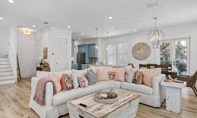 Village of Sugar Beach House | Heated Pool*Golf Cart*Bikes*Walk2Beach