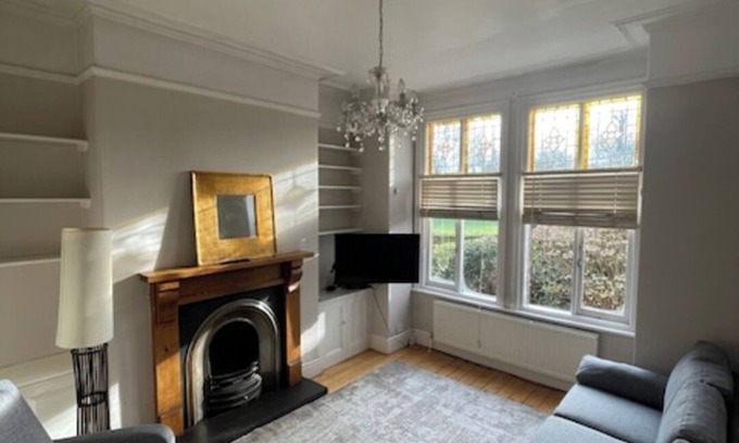 Offerton House | Heaton Chapel Gem: 3BD Victorian Parkside Stay