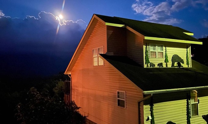 Chalet Village Cabin | Heavenly View | Hot Tub Game Room Pet-Friendly