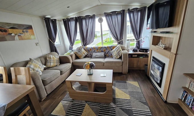 Rhyl Cabin | Heidi 2 Bed Robin Hood