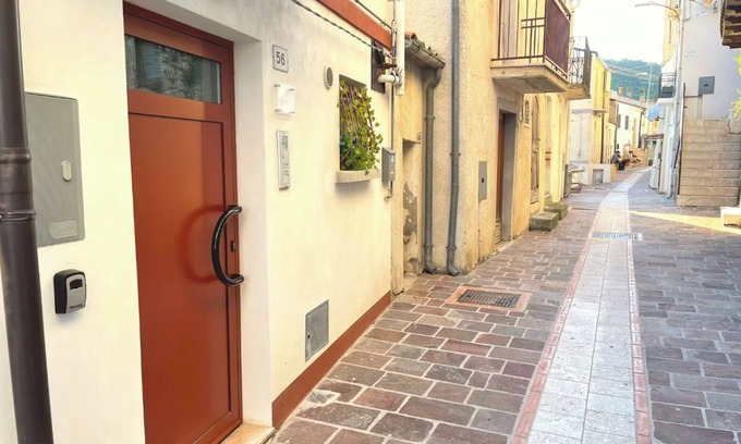 Dogliola Apartment | Hermitage Suite - BaBsuites