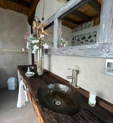 Copandaro House | Hermosa cabal familiar en el lago