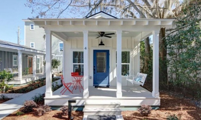 Thunderbolt Cottage | Herrin Hideout - in the heart of the Lowcountry