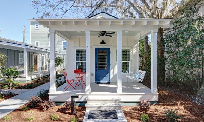 Thunderbolt Cottage | Herrin Hideout - in the heart of the Lowcountry by Lucky Savannah