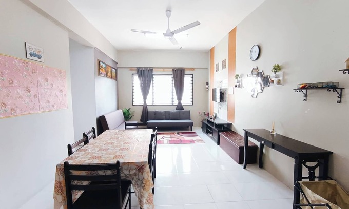 Pelindung Apartment | Hidanah Sutravilla Homestay