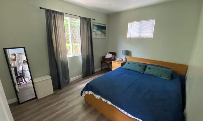 Encino House | Hidden Gem Los Angeles: 2bd house with dreamy backyard