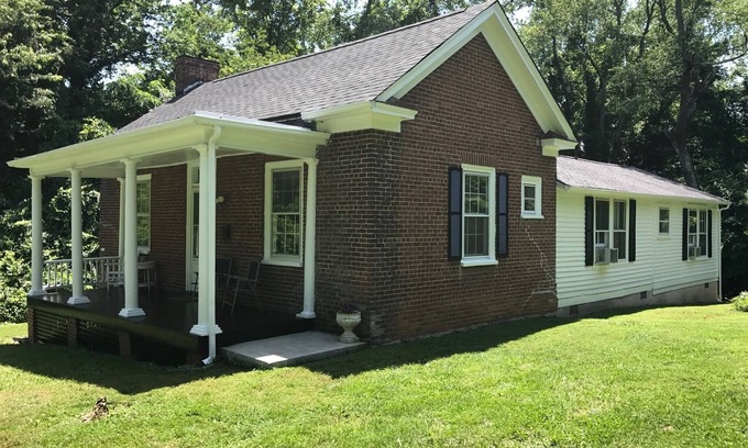 Abingdon House | Hidden Historic 12 Arcres In Downtown Abingdon, Walk To The Creeper Trail!