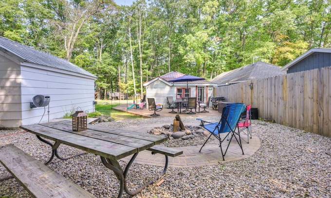 Higgins Lake Cabin | Higgins Lake Cabin - Walk to Water!