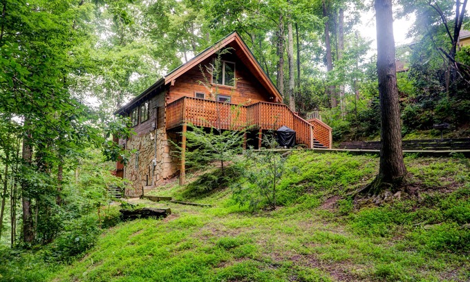 Chalet Village Cabin | High Haven Cabin- Amazing Location- Beautiful and Serene!