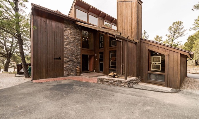 Ruidoso Cabin | High Loop | Fireplace, Hot Tub, Grill, Pool Table