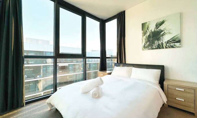 Adelaide Central Business District Apartment | High-Rise Heaven - 2BR with Pool, Gym, Steam&Sauna