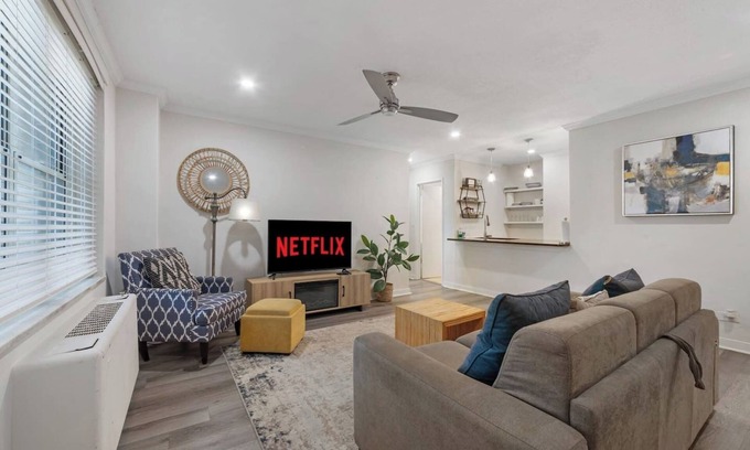 Downtown Atlanta Condo | High Rise Patio w/City View, In Heart of Downtown