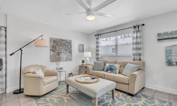 Central Sarasota Apartment | High speed Internet, Downtown, Beach Items & MORE